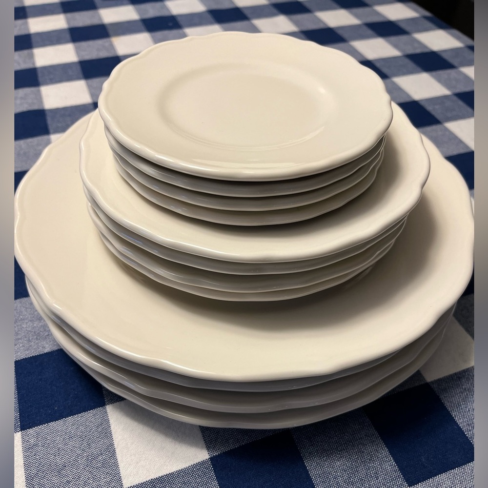 Fishs Eddy Syracuse China Vintage Dinnerware 4-setting excellent condition